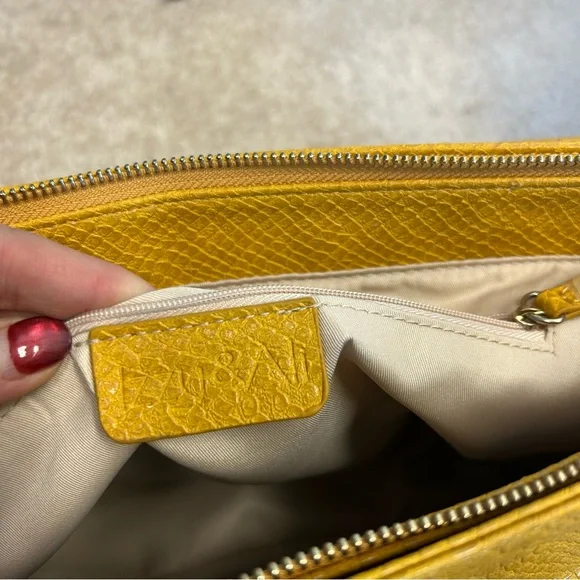 Yellow studded snakeskin-textured faux leather handbag gold-tone chain straps - Picture 11 of 14